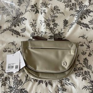 Lululemon All Night Festival Bag Micro, 2L NWT Attached